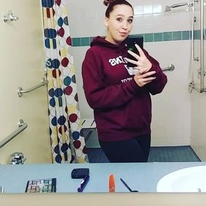 Meet your Posher, Dee